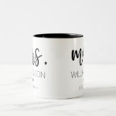 Elegant Custom Name Wedding New Couple Gift Tweekleurige Koffiemok (Center)