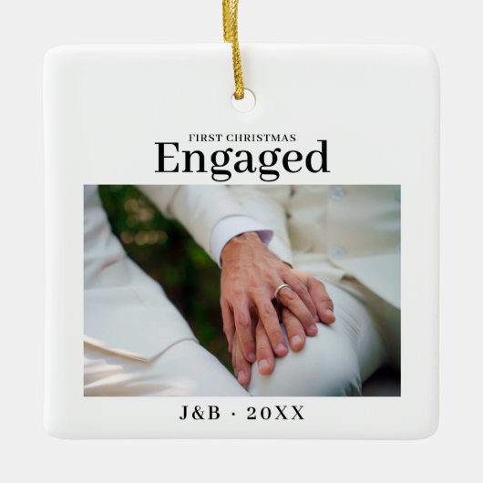 Elegant Custom Photo First Kerstmis Engaged White Keramisch Ornament (Voorkant)