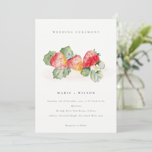 Elegant Cute Red Strawberry Leafy Foliage Weddensc Kaart (Staand voorkant)