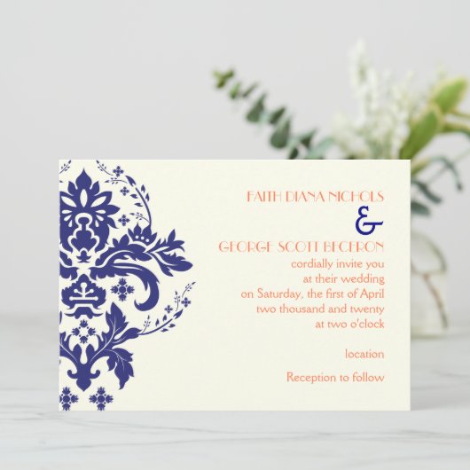 Elegant damast marineblauw, koraal, ivoor bruiloft kaart (Staand voorkant)