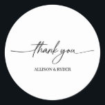 Elegant Dank u Script Wedding Favor Ronde Sticker<br><div class="desc">Elegante bruiloft dank u sticker in een modern stijlscript met namen.</div>