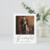 Elegant dankbaar script foto bruiloft dank u briefkaart (Staand voorkant)