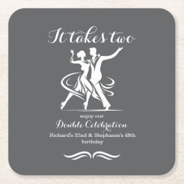 Elegant dansend koppel gezamenlijke verjaardag vie kartonnen onderzetters