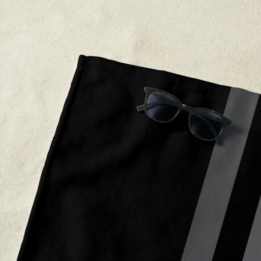 Elegant dark lines modern monogrammen zwart strandlaken (In situ)