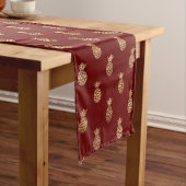 Elegant Dark Red en Gold Pineapple Pattern Korte Tafelloper (Voorbeeld)