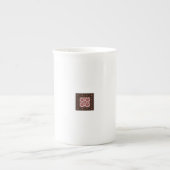 Elegant Dark Red Geometric Pattern Ceramic Mug – A Porselein Kop (Voorkant)