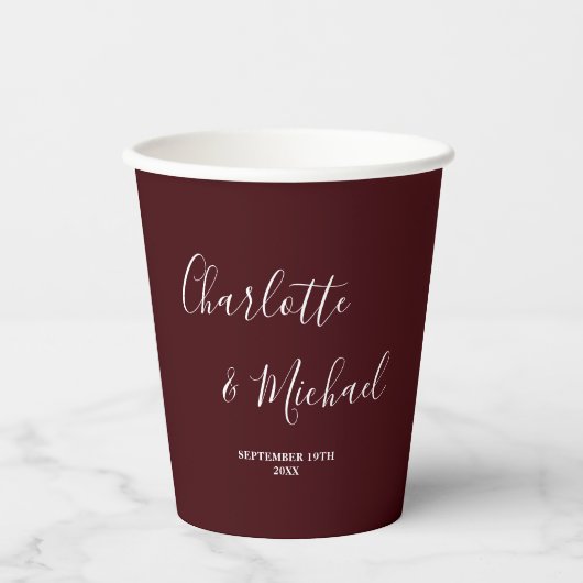 Elegant Deep Burgundy Script Minimalist Wedding Papieren Bekers (Voorkant)