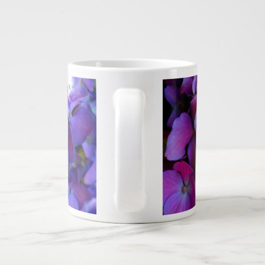 Elegant deep purple pink magenta floral hydrangeas grote koffiekop (Achterkant)