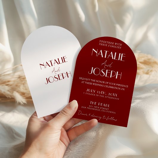 Elegant Deep Red White Burgundy Arched Wedding Kaart