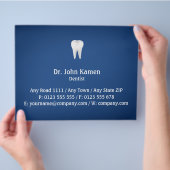 Elegant Dental | Blauw Flyer (Hand)