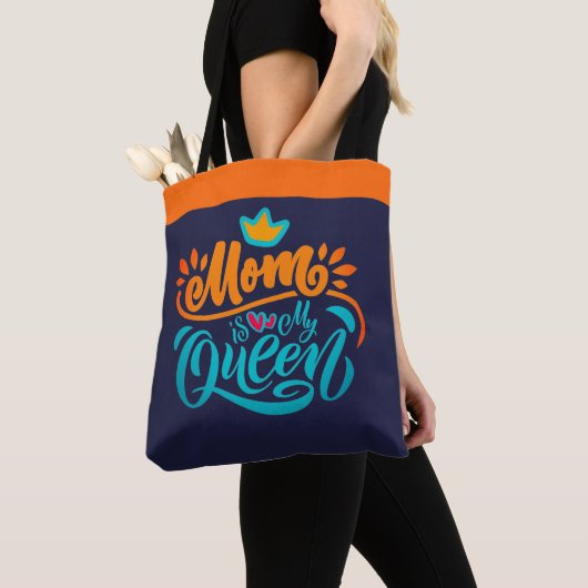 Elegant Design Typografie Mam is mijn koningin Tote Bag (Dichtbij)