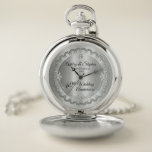 Elegant Diamond Jubilee 60th Wedding Jubileum  Zakhorloge<br><div class="desc">Opulente elegantie lijsten dit 60ste trouwverjaardagsontwerp in een uniek gescalloped diamantontwerp met midden-traandiamant met faux toegevoegde sparkles op een zilveren gekleurde gradiënt. Origineel ontwerp door Holiday Hearts Design (gereserveerde rechten). Let erop dat alle versieringen gedrukt zijn en alleen gemaakt zijn om zo reëel mogelijk te lijken in een vlak, gedrukt...</div>