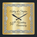 Elegant Diamonds 50th Wedding Jubileum Vierkante Klok<br><div class="desc">Opulente elegantie lijsten dit 50e trouwverjaardagsontwerp in een uniek, gescallopeerde diamantontwerp met hartvormige diamantaccenten en faux toegevoegde sparkles op een gouden toongradiënt. Let erop dat alle opschriften gedrukt zijn en alleen gemaakt zijn om zo echt mogelijk te lijken in een vlak, gedrukt ontwerp. Hieronder vallen ook metalen kijkgradiënten en/of edelstenen....</div>