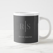Elegant DIY Gray Monogram & White Name, Dark Grey Grote Koffiekop (Rechts)