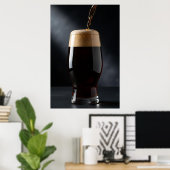 Elegant donker bier in tulpenglas poster (Thuiskantoor)