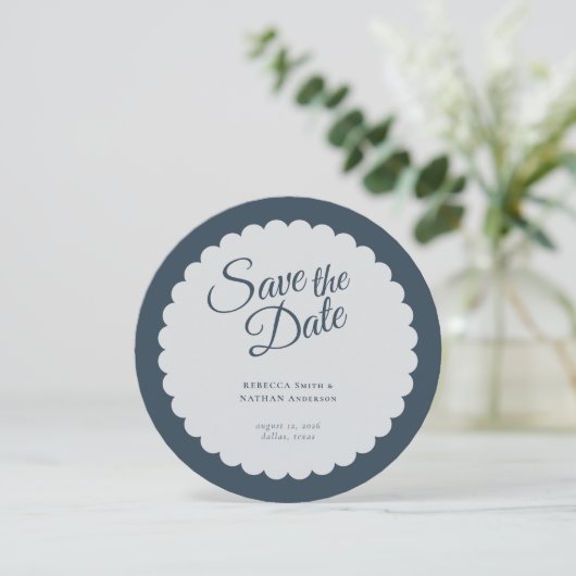 Elegant Donker Blauw Manuscript Scallop Weddenscha Save The Date (Staand voorkant)