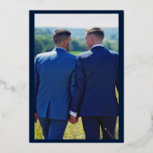 Elegant Donkerblauw en GOLD - homohuwelijk Folie Uitnodiging (Achterkant)