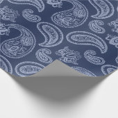 Elegant donkerblauw paisleypatroon cadeaupapier (Hoek)