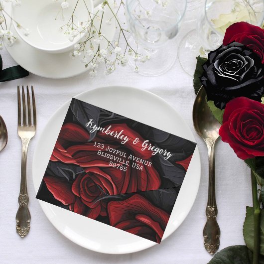 Elegant donkerrood gotisch Roos op Black One Photo All In One Uitnodiging