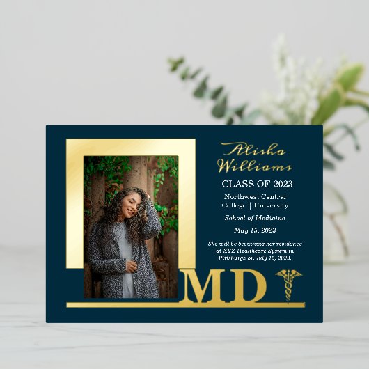 Elegant Dr. MD Caduceus Foto Afstuderen Dk Blauwgr Folie Uitnodiging (Staand Voorkant)