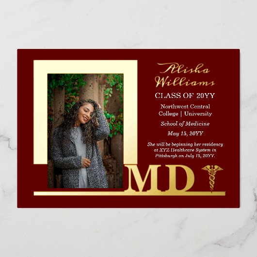 Elegant Dr. MD Caduceus Foto Afstuderen Maroon Folie Uitnodiging (Voorkant)