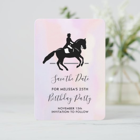 Elegant Dressage Rider op Waterverf achtergrond Save The Date (Staand voorkant)