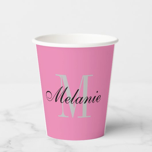 Elegant dull roze naam monogram gepersonaliseerd papieren bekers (Voorkant)
