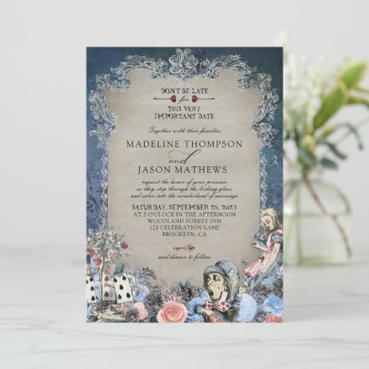 Elegant Dusty Blue Alice in Wonderland Bruiloft Kaart (Staand voorkant)