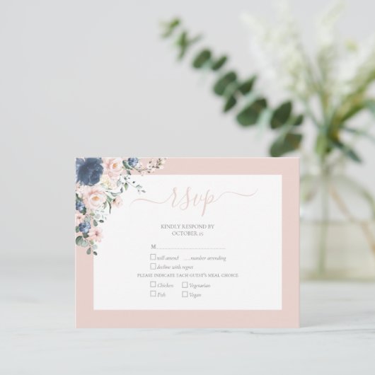 Elegant Dusty Blue Blush Lace Script RSVP Uitnodiging Briefkaart (Staand voorkant)