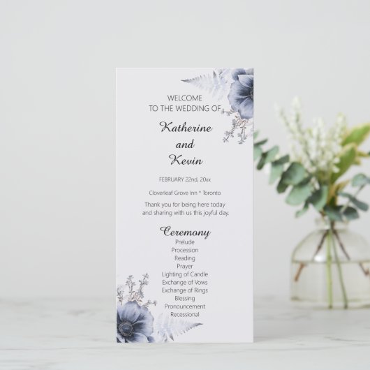 Elegant Dusty Blue en White Floral Wedding (Staand voorkant)