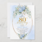 Elegant Dusty Blue Floral 80th Birthday Invitation Kaart (Voorkant)