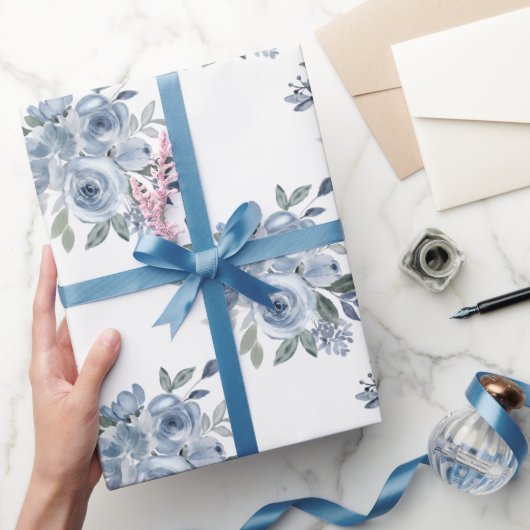 Elegant Dusty Blue Floral Cadeaupapier (Geschenken)