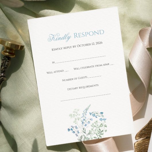 Elegant Dusty blue Floral Calligraphy RSVP Kaartje