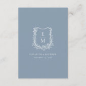 Elegant Dusty Blue Floral Crest bruiloft details Informatiekaartje (Achterkant)