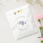 Elegant Dusty Blue Floral Heart Wedding Bedankzakje (Gezegeld)