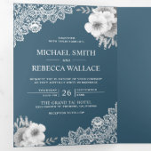 Elegant Dusty Blue Floral Lace bruiloft foto Drieluik Uitnodiging (Binnenzijde eerst)