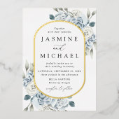 Elegant Dusty Blue Floral Lijst Wedding Folie Uitnodiging (Voorkant)