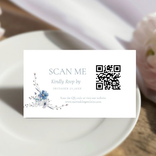 Elegant Dusty Blue Floral Spring Bloom Wedding Informatiekaartje
