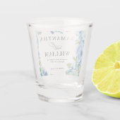 Elegant Dusty Blue Floral Wedding Shot Glass Shot Glas (Achterkant)