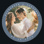 Elegant Dusty Blue Gray Couple Photo Wedding Favor Ronde Sticker<br><div class="desc">Elegant Dusty Blue Gray Couple Foto Wedding Favor Classic Round Sticker</div>