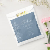 Elegant Dusty Blue Leaves Weddenschap Bedankt Bedankzakje (Gezegeld)