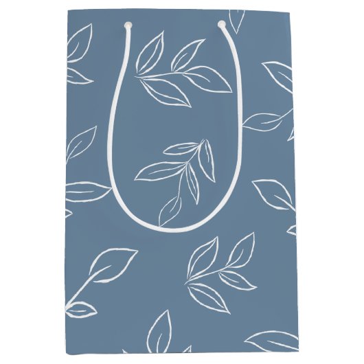 Elegant Dusty Blue Minimal Leaves Pattern Medium Cadeauzakje (Voorkant)