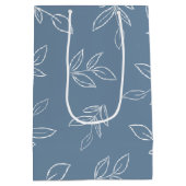 Elegant Dusty Blue Minimal Leaves Pattern Medium Cadeauzakje (Achterkant)