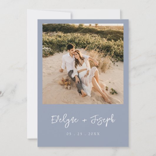 Elegant Dusty Blue Minimalist Boho foto bruiloft Kaart (Achterkant)