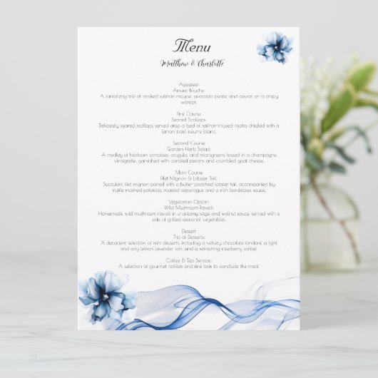 Elegant Dusty Blue Navy Bloemen Bruiloft Menu (Staand voorkant)
