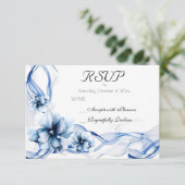 Elegant Dusty Blue Navy Bloemen Bruiloft RSVP Kaartje (Staand voorkant)