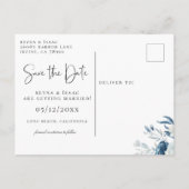 Elegant Dusty Blue Navy Floral Save the Date Aankondigingskaart (Achterkant)