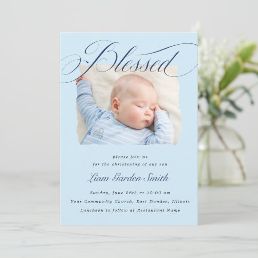 Elegant Dusty Blue Pastel Script Baptisme Foto Kaart (Staand voorkant)
