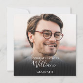 Elegant Dusty Blue Script 4 Foto Graduparty Kaart (Achterkant)