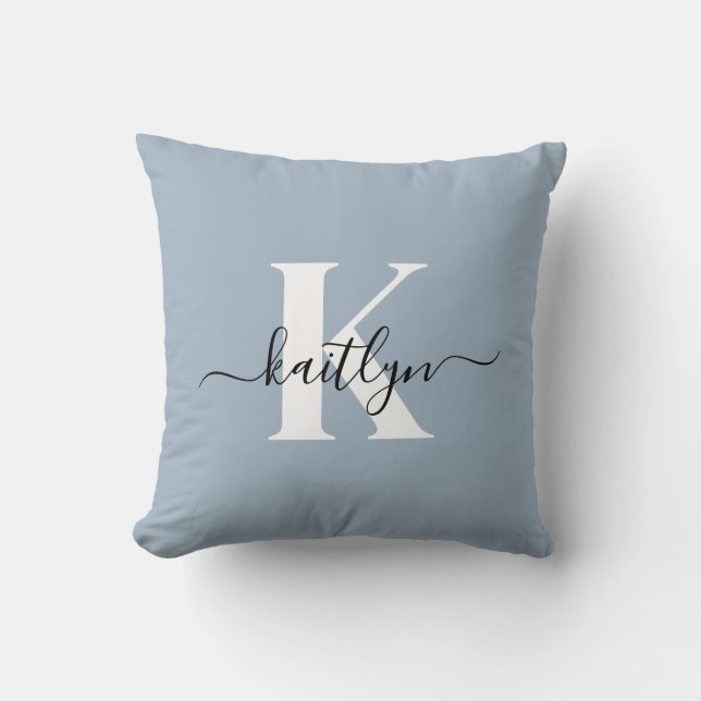 Elegant Dusty Blue Script Monogram Kussen (Voorkant)